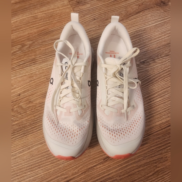 Size 9 On CloudsurferTrail 2. Running Women's White and Coral Athletic Shoes - Picture 8 of 11